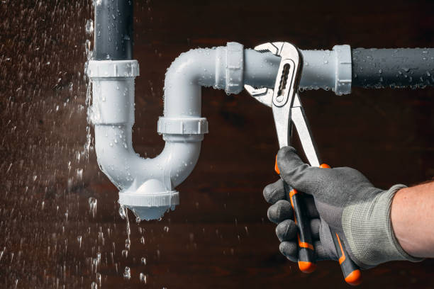 Professional Gas Line Repair technician working in Tryon, OK